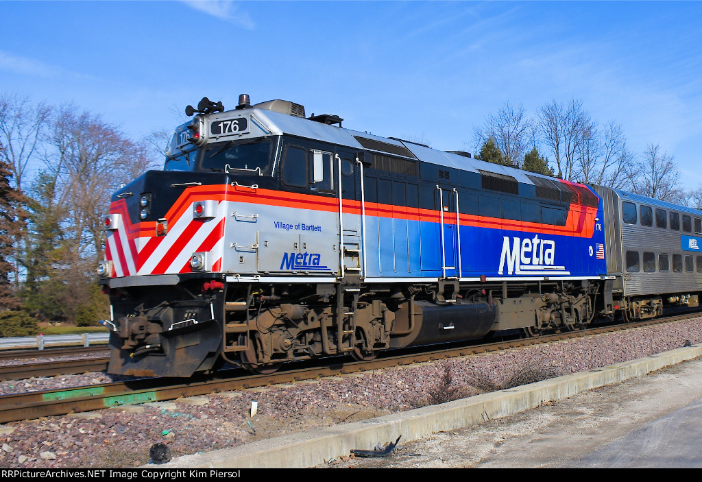 METX 176 "Village of Bartlett" Pushing